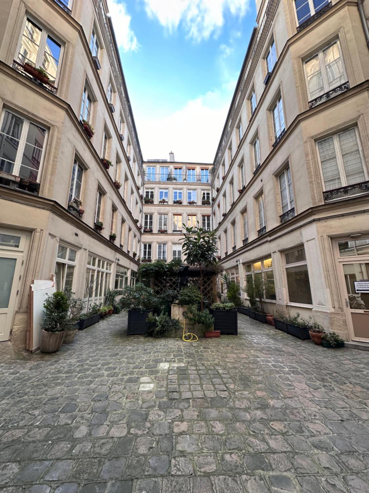 Marais Rooftop Studio - Metro Filles Du Calvaire Lägenhet Paris Exteriör bild